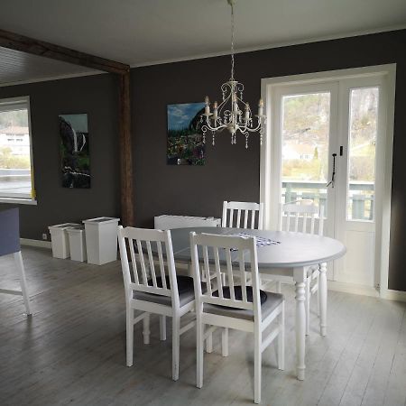 Old School Pa Eidslandet - Exclusive Apartment 외부 사진