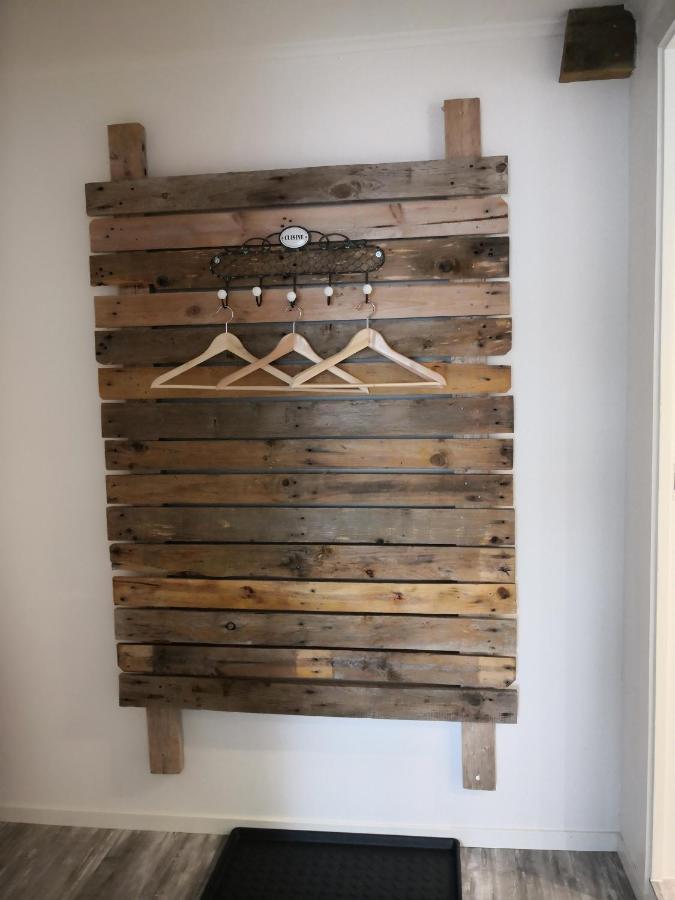 Old School Pa Eidslandet - Exclusive Apartment 외부 사진