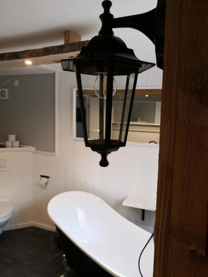 Old School Pa Eidslandet - Exclusive Apartment 외부 사진